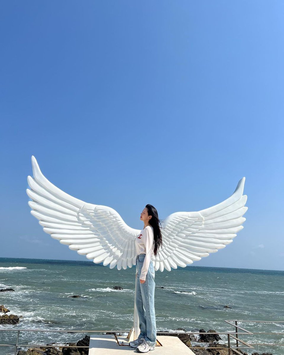 SeohyunPoint's tweet photo. Seohyun is already in Busan, a quiet departure this time with no airport photos. https://t.co/CIUvHlQdtz