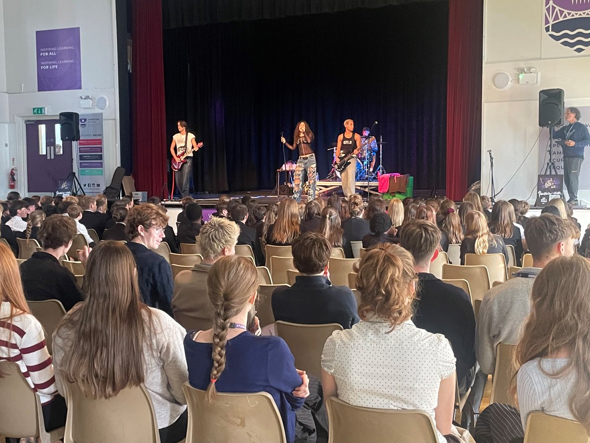chepstowschool's tweet photo. Diolch to The Runaway Club for visiting Chepstow School today and providing an inspiring session focused on music, wellbeing and self-expression.🎶⭐

#ChepstowSchool #Wellbeing #MusicalEnrichment #StudentVoice #Diolch @ThePrimeAgency https://t.co/sPsMXQEqZI