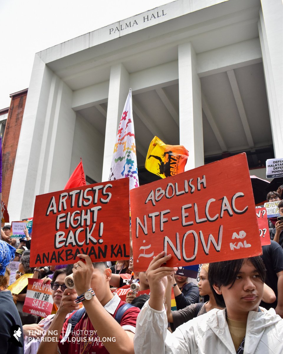 tinigngplaridel's tweet photo. Kinondena rin ng mga mag-aaral ang walang batayang pag-aresto ng PNP sa mga lider-estudyante at ang pagbabanta nito kay CSSP SC Chairperson Belle Espiritu dahil sa kanyang pakikilahok sa kilos-protesta laban sa Pax Silica noong Setyembre 10.
#BlackFridayProtest
#WalkoutUPD https://t.co/8RW7VDaTG6