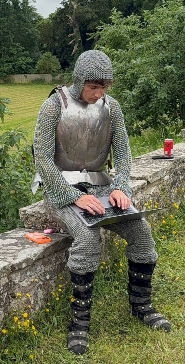 couldcryangel's tweet photo. how your email finds me ⚔️ https://t.co/oUts7fWNo1