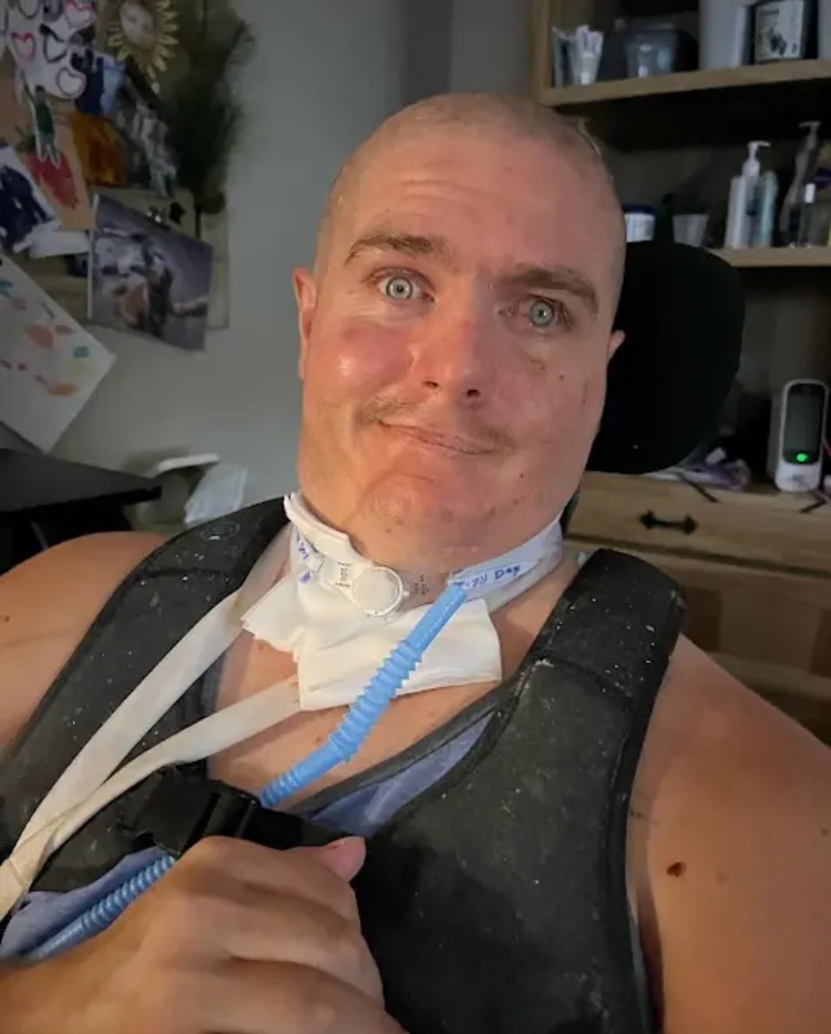 aiden_ayrra's tweet photo. @ShireenArtist Please ZACHARY GULINI NEEDS YOUR HELP TO RAISE FUNDS FOR HIS THROAT CANCER SURGERY. Kindly donate here 👇👇
https://t.co/hZzslraxSS https://t.co/okMSrzHVNe
