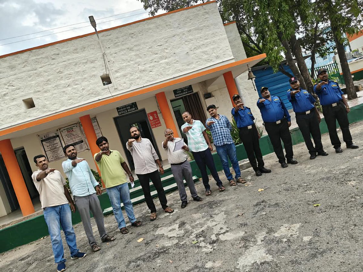DoNelloap's tweet photo. As part of Swachhata Hi Seva (SHS-2026) an an Oath-Taking Ceremony was organised under the chairmanship of Sri N.V.Mani, Manager(D)on 17.09.2026 at FSD- Chittoor.All staff participated in this programme #SwacchataPakhwada #OathCeremony #fci #departmentoffood https://t.co/L3Ktm24gHH