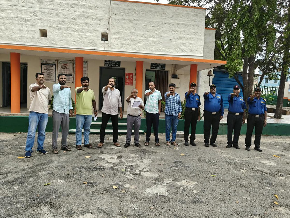DoNelloap's tweet photo. As part of Swachhata Hi Seva (SHS-2026) an an Oath-Taking Ceremony was organised under the chairmanship of Sri N.V.Mani, Manager(D)on 17.09.2026 at FSD- Chittoor.All staff participated in this programme #SwacchataPakhwada #OathCeremony #fci #departmentoffood https://t.co/L3Ktm24gHH