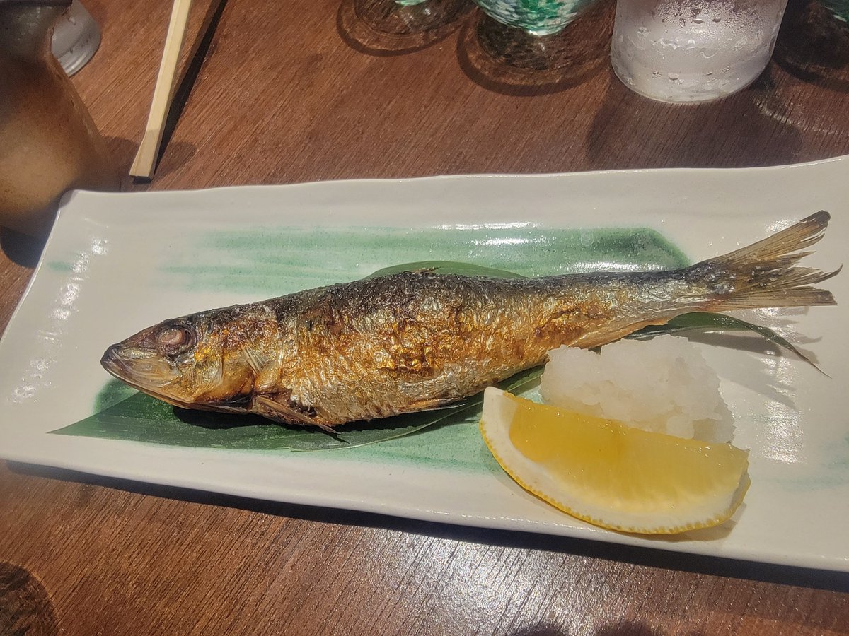 sayaka_t0_da's tweet photo. 山形、 #IFBT #国際ブリーフセラピー協会 学術会議前乗りは、全国の支部の先生方と。
芋煮、お魚、日本酒、フルーツ。
明日はなに食べられるかな。 https://t.co/6gO2JG1tWp