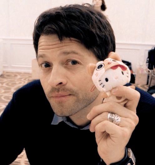 battyblossom's tweet photo. Happy birthday, castiel! @wretchedeulogy I hope your day is full of good vibes and enjoying lots of delicious sweets! Just like you absolutely deserve! 🎂✨ https://t.co/Ub4GDOEfPG