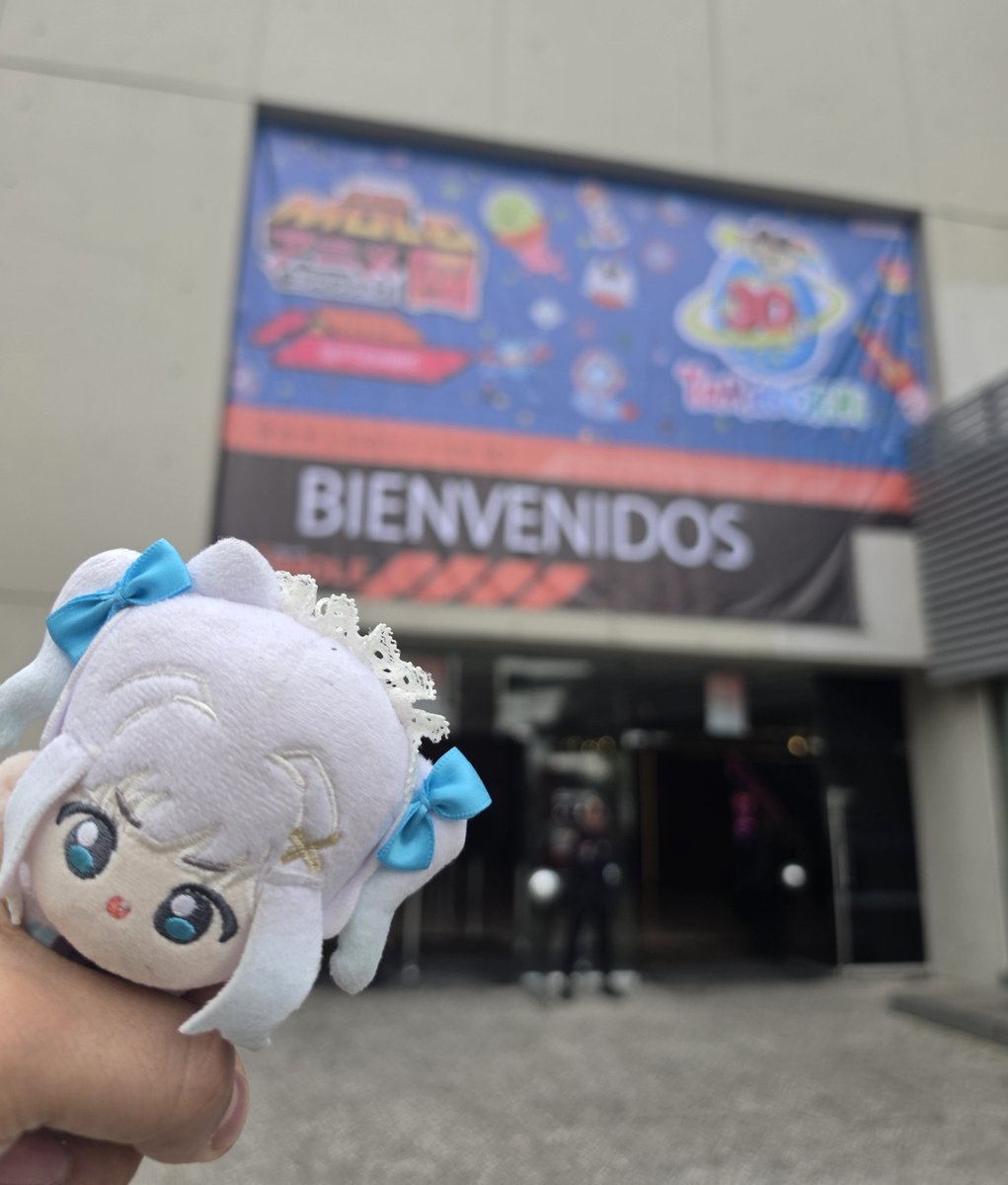 justGlis's tweet photo. Oh yeh, if you thought i was by myself last weekend, there was a lil ghostie haunting me as always!
Repesenting @densetsuexe en la #Animole4 💚🩷💙 https://t.co/JyVPm4MRmF