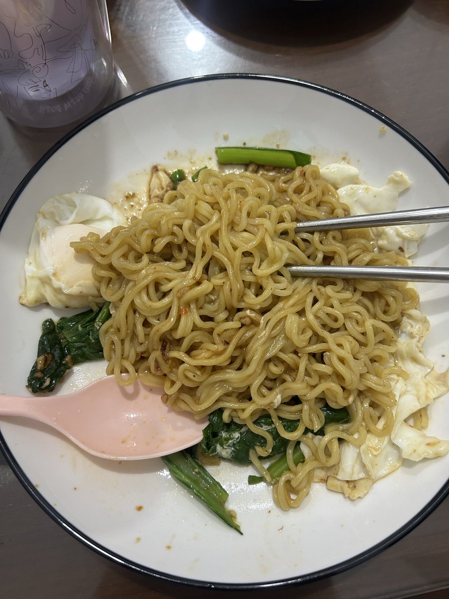 nyork12pie's tweet photo. kata sheren, mie aku kaya enak 😏 https://t.co/1KyXu8929V