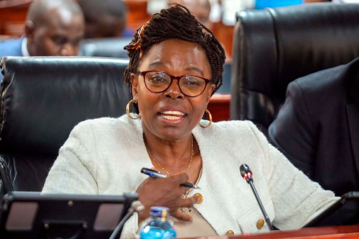 magwaz3's tweet photo. BREAKING NEWS! 

Controller of Budget Margaret Nyakang'o has exposed that money collected from the Housing Levy, SHA, Road Maintenance Levy and Hustlers Funds doesn't go to the National Treasury instead the money is going to private accounts and out of her visibility https://t.co/sPx9B7eV0i