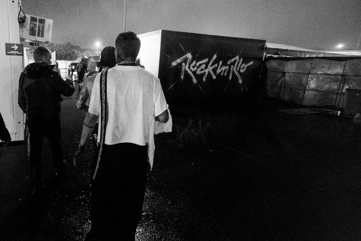 tyjumpsuit's tweet photo. eles indo embora 💔 https://t.co/BfdPAtpo6H