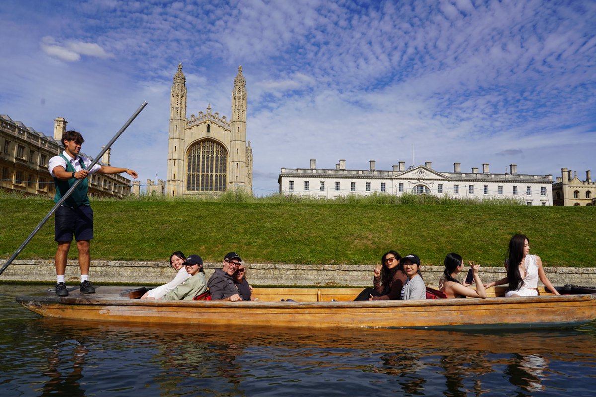wearecambridgee's tweet photo. Cambridge is better when you slow down. 🎓🛶

Walk its historic streets, discover centuries of university life and see the College Backs from the River Cam.

Explore Cambridge your way with shared or private experiences from We Are Cambridge.

#WeAreCambridge #CambridgePunting https://t.co/eMkw6xOnfE