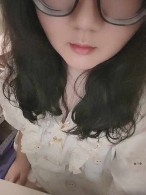 nycdoll0827's tweet photo. 好想一直被扇奶，用大鸡鸡抽我的脸   啊啊啊 #反差 #母狗 #女大 https://t.co/p5ayOk4tz3