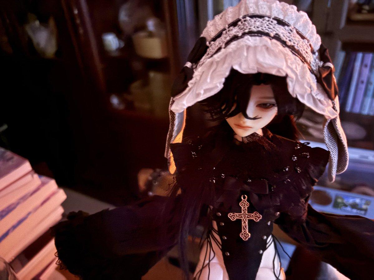lehuz0's tweet photo. #hernarich 
#ロメリチャ

今日貰った新しいbjd。
化粧と髪型はリチャの属性です。
美しいのでロメちゃんと一緒に写真を撮った好き。
ってかこのリチャは男体ですよ。 https://t.co/IoNct0XR9I