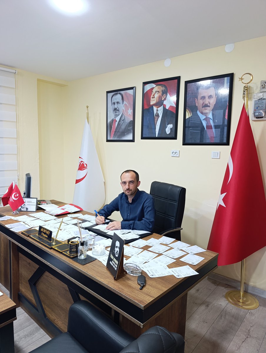AliBoyaci40's tweet photo. Eylül Ayı Üye Çalışmalarımız Devam Ediyor Emeği Geçen Tüm Teşkilat Mensubu Kardeşlerime Teşekkür Ediyorum.
@Mustafa_Destici
@TevfikEren06
@HakanAyanta3
Ali Boyacı 
Büyük Birlik Partisi İl Başkanı https://t.co/6ulHesGZaT