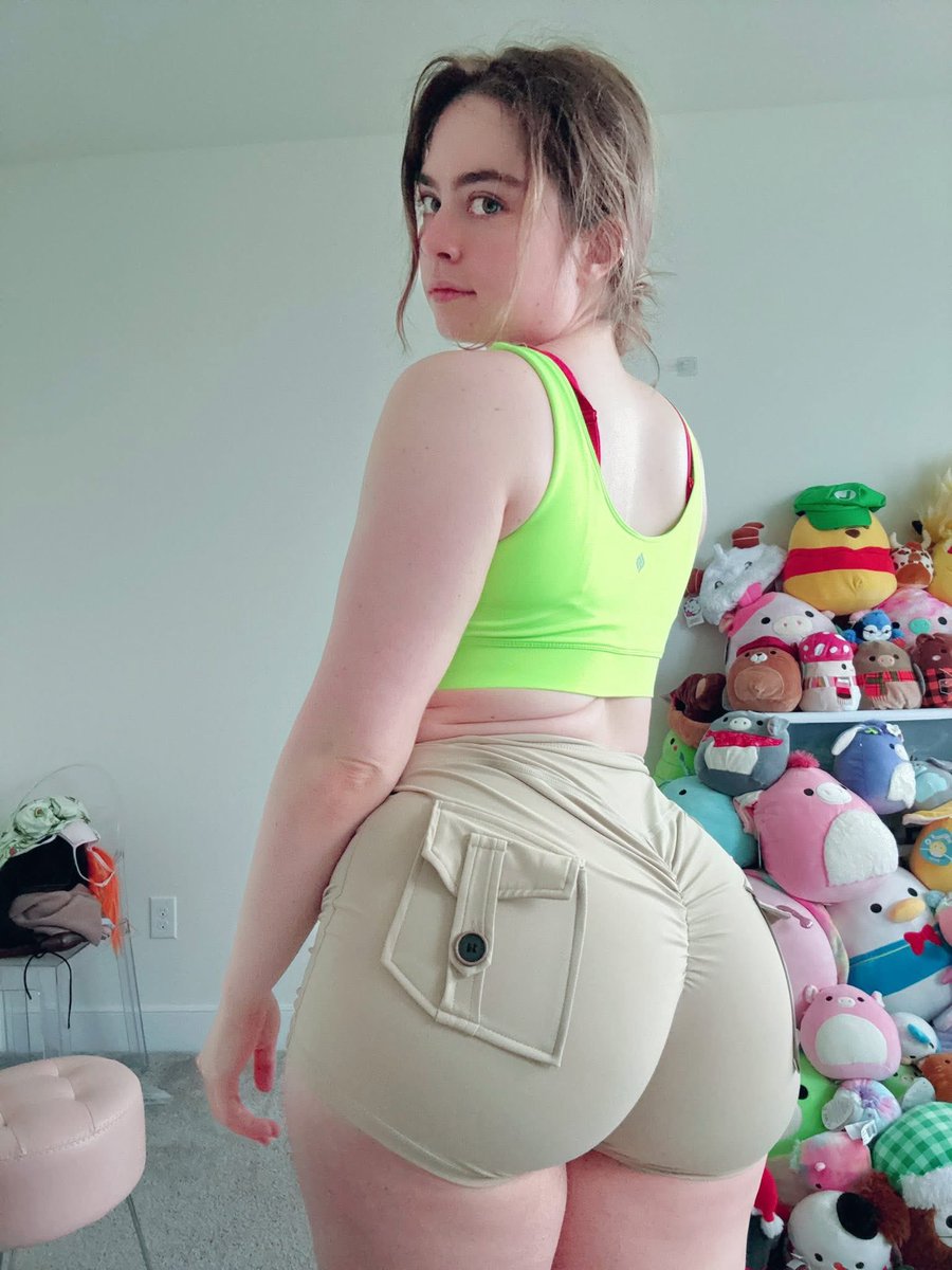 linnea_peachy's tweet photo. Squats pay off https://t.co/PgKuP2VCIl