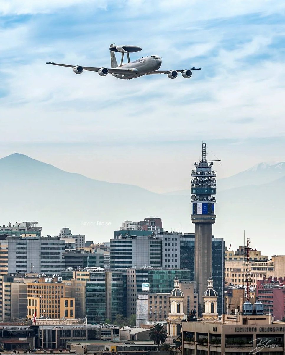 RealAirPower1's tweet photo. Santiago! A Chilean AF E-3D Sentry captured against the city skyline, rehearsing for Chile’s Great Military Parade. I only recently learned that Chile operates a Sentry, and I actually found out through a comment here on X! Chile, with its upgraded F-16s and E-3D, makes for a pretty interesting and capable air force in South America.