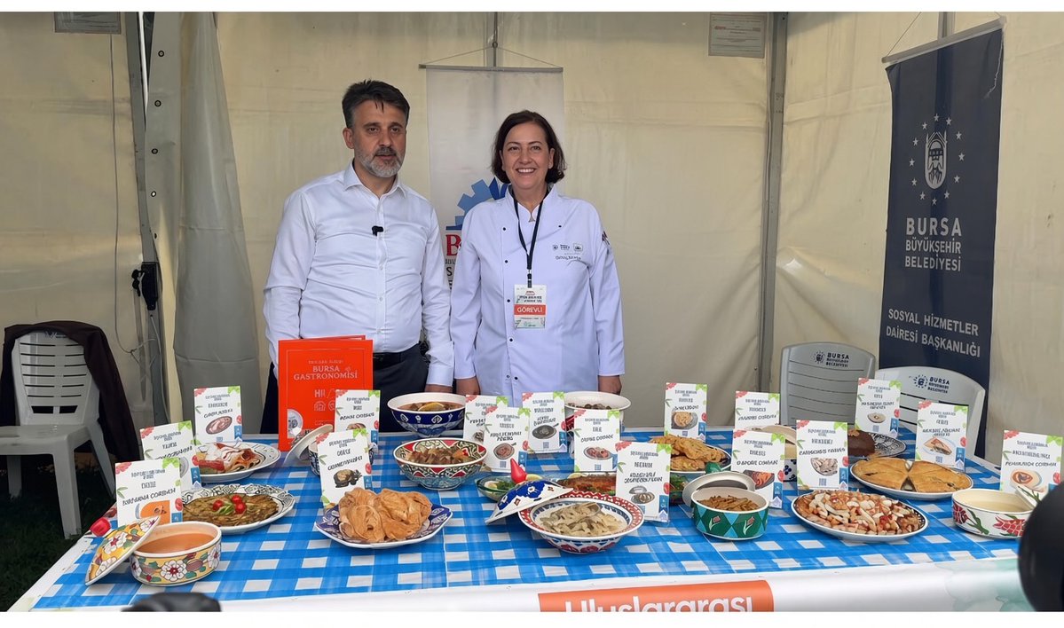 busmekbursa's tweet photo. 5.Uluslararası Gastronomi Festivali “Fetheden Lezzetler”de BUSMEK olarak yerimizi aldık.

“İlçelerin Tabağında BURSA” temamızla, Bursa’mızın her ilçesine özgü farklı lezzetleri görsel bir şölenle vatandaşlarımızın beğenisine sunduk. https://t.co/LCup05eR5o