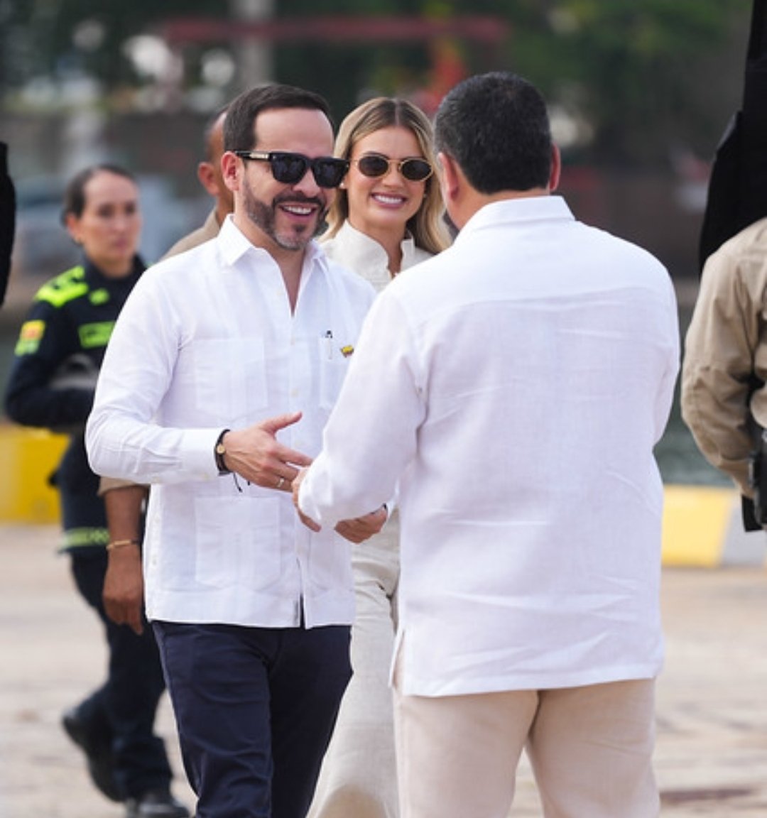 dumek_turbay's tweet photo. Hace más de un lustro ya. 

Pero no hay plazo que no cumpla, como dicen por ahí. El presidente @ABDELAESPRIELLA entiende, como ninguno, que Colombia se construye desde las regiones con gestión, soluciones y ejecutarias. https://t.co/EAyDUYGVUZ