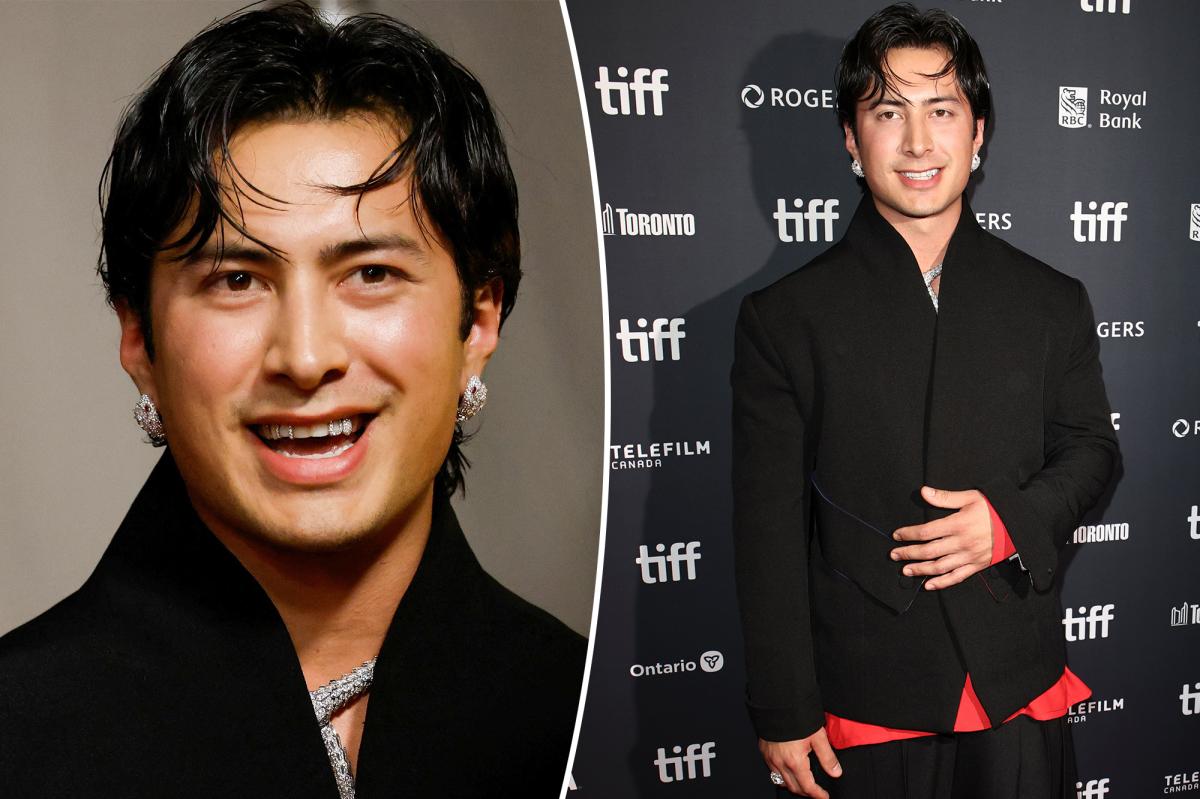 nypost's tweet photo. Hudson Williams is iced out in $700K of Bulgari diamonds — and custom grills — at TIFF https://t.co/gqUDnLOLMa https://t.co/G7cZ1AORFi