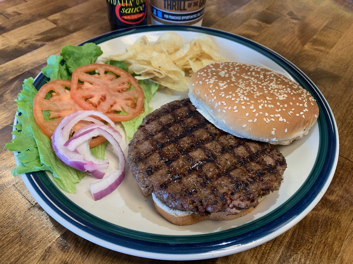 SteakOutAthens's tweet photo. It's #NationalCheeseburgerDay! Celebrate with a juicy cheeseburger from Steak-Out, hot off the grill. We'll include a tea with a pickup order! https://t.co/lRH0Z9n97B https://t.co/09VzjESCC3