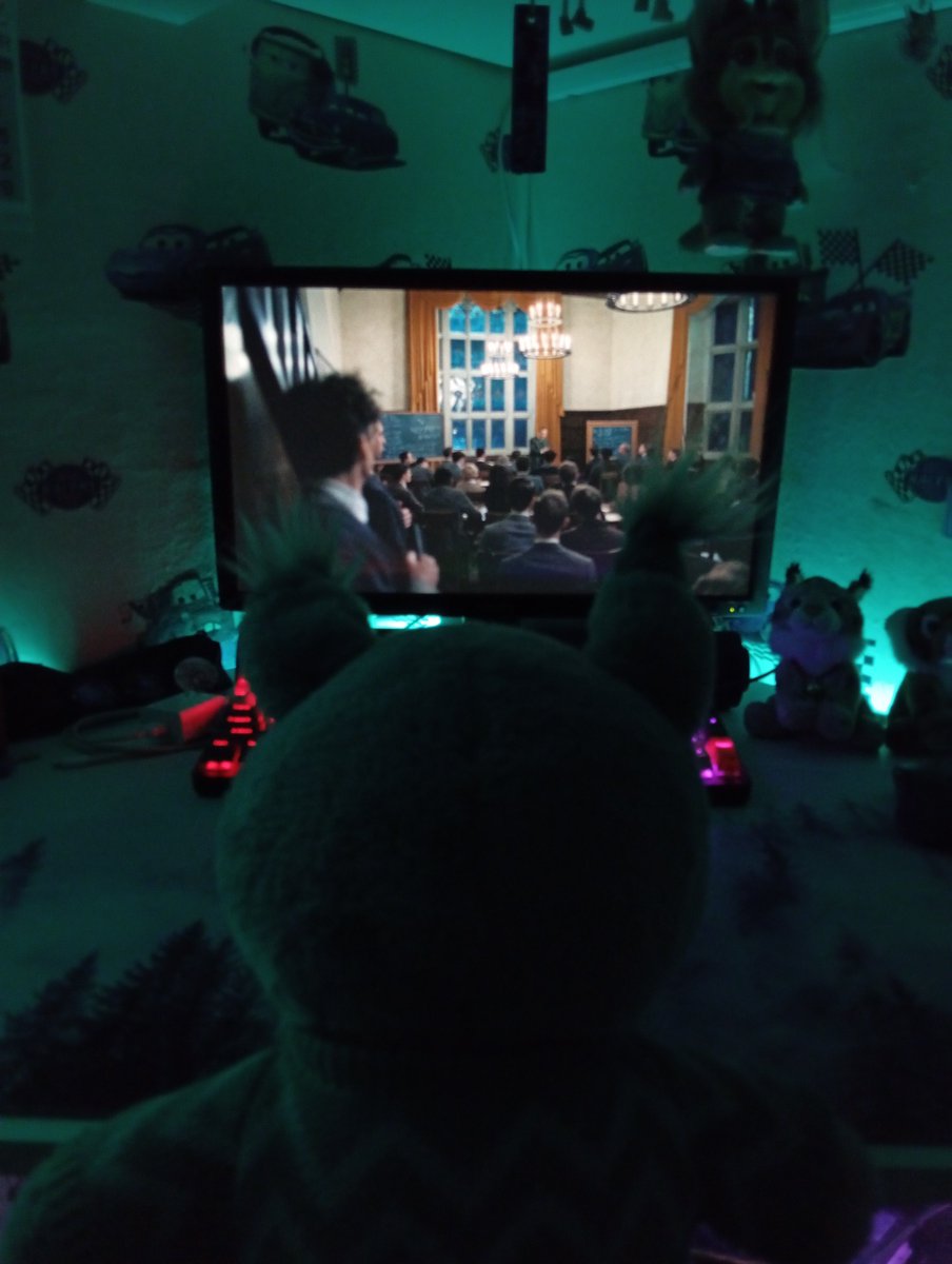 pawbert_777's tweet photo. Pawbert and I are watching a movie "Oppenheimer". We’ve already watched it, and we really liked it https://t.co/RRGHXyjJID