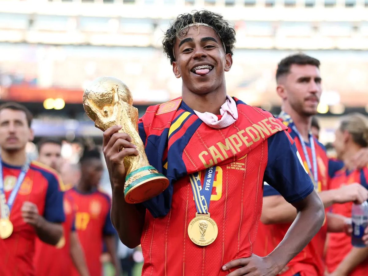 FabrizioRomano's tweet photo. 🏆☝🏽 Lamine Yamal: “The day I won the World Cup, I already wanted to win ANOTHER one”.

“After winning 3 league titles, I want to win SIX!”, told Movistar. https://t.co/Q4TZYaZcHO