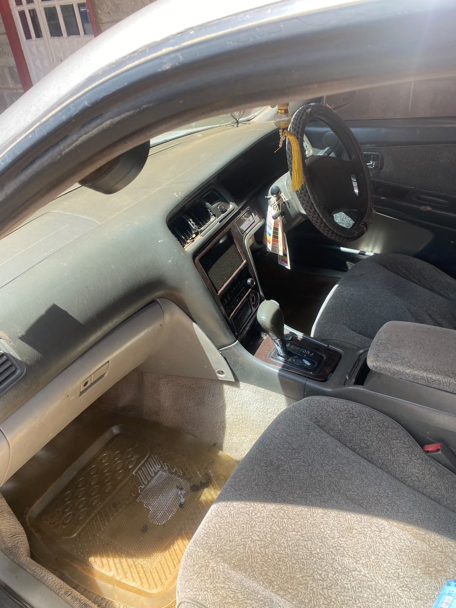 DerrickUdu55582's tweet photo. Toyota mark 2 
Automatic 
2000cc
220,000ksh
0799561061 https://t.co/TGd1xKzD3Q