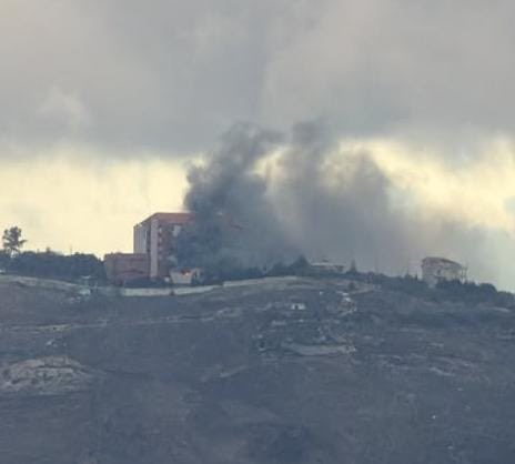 cbonneauimages's tweet photo. 🔴The Israel army this evening set fire to Mays Al Jabal hospital. https://t.co/Z9Ta7KKvsJ