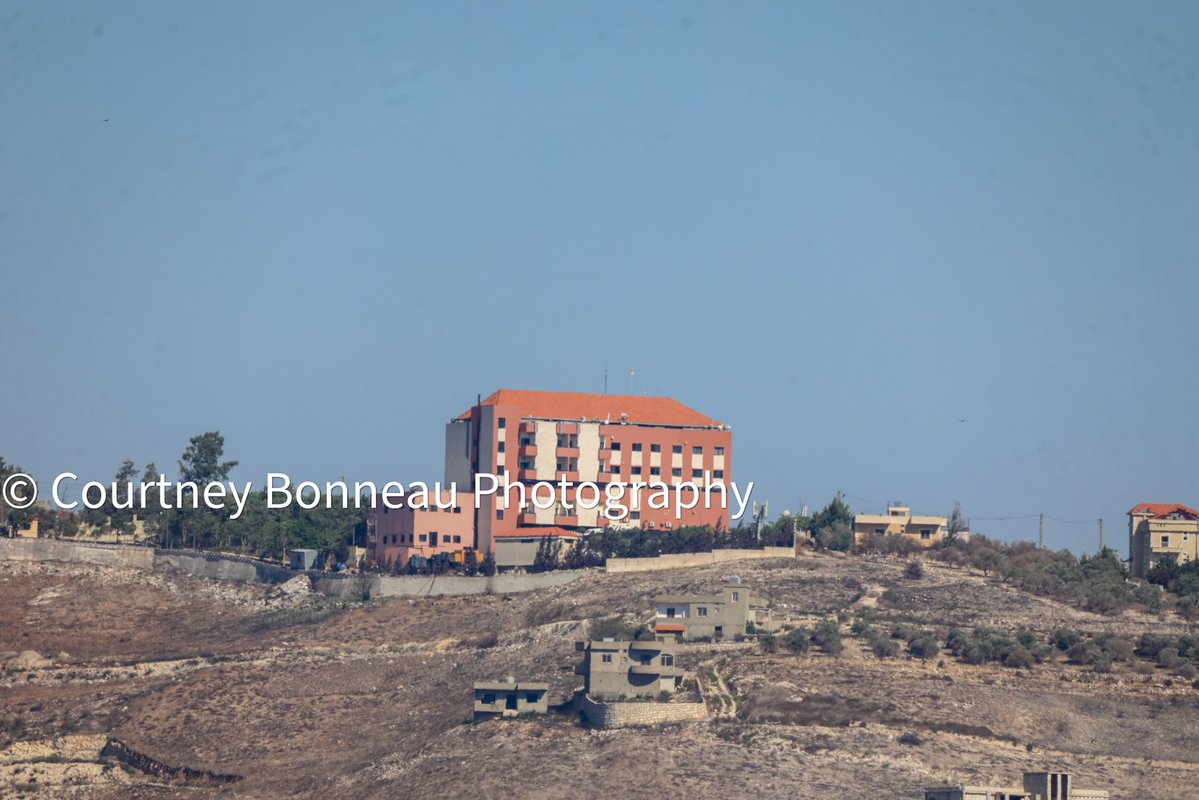 cbonneauimages's tweet photo. 🔴The Israel army this evening set fire to Mays Al Jabal hospital. https://t.co/Z9Ta7KKvsJ