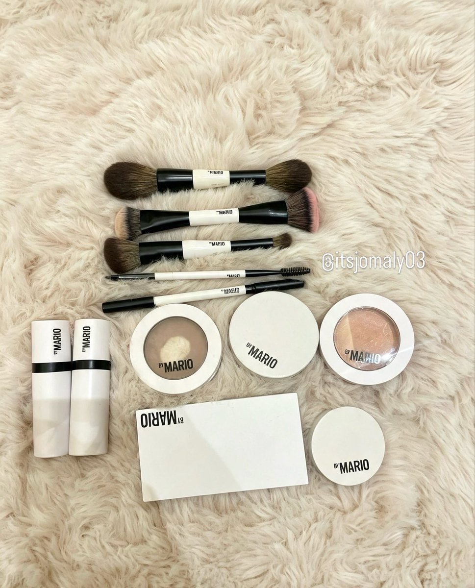itsjomaly03's tweet photo. ✨💄💅

#BeautyEssentials #EverydayEssentials 
#MakeupEssentials #PerfumeLover #LuxuryBeauty #BeautyFinds https://t.co/vqHPBFaHWf