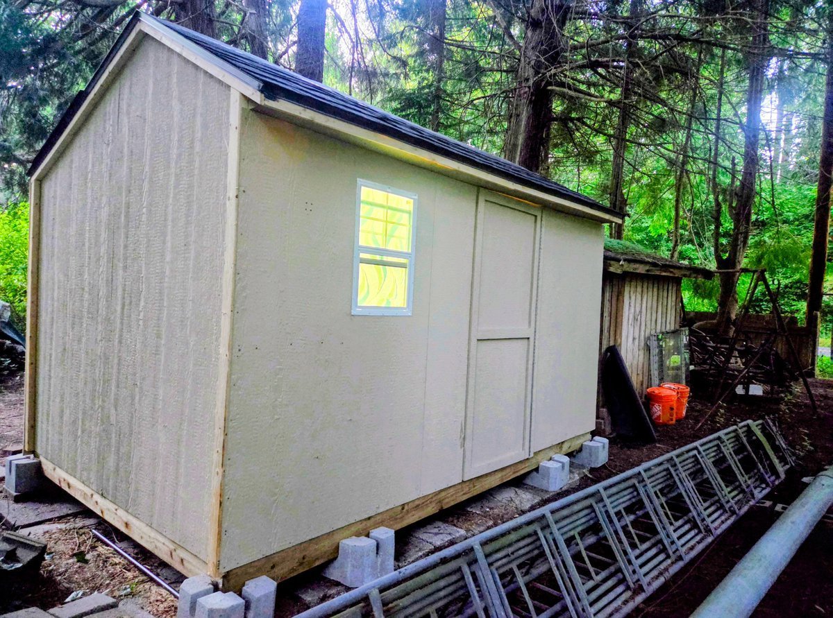 albert_riopel's tweet photo. Probably, do more set-up with the new 'Amateur Radio Shacks!

Likely, we'll add the 2nd shed 🏗🏡next spring, year 2027 at Point Roberts, WA,  USA 🇺🇸.

As for the Lantzville, BC 🇨🇦 property, we might need to build the other 2nd shed right away. We need more workshop space in our Lantzville 🇨🇦 property, especially heading to the wintertime ❄️. 

Overall, we need extra space for gardening tools, small building tools & machineries 👩‍🌾👨‍🔧 for both properties, and likely with the 3rd property in Mount Vernon 🇺🇸 (Skagit Valley-near Milltown Boat Launch).

Anyway, we'll post the two(2) Amateur Radio 📻 Shacks current status here. 
^ ER ✍️ (@EarlaRiopel)
