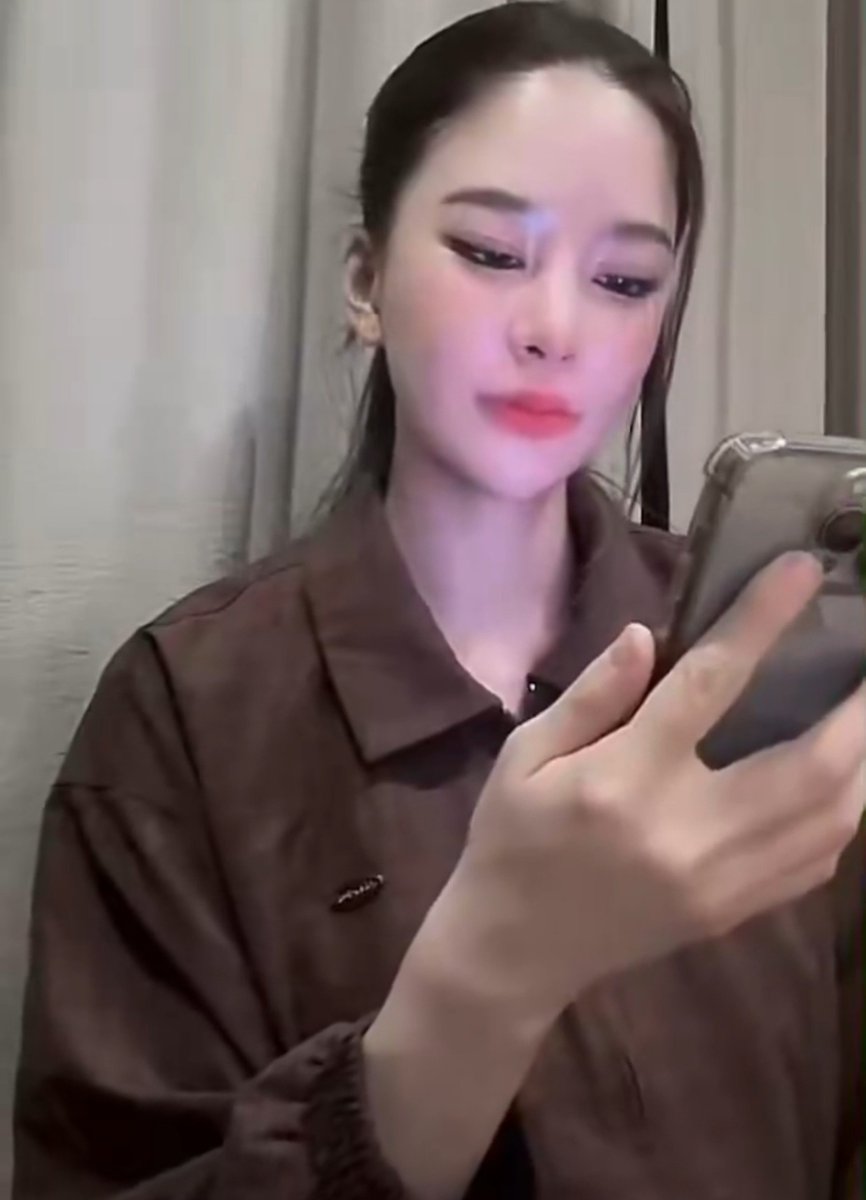 buymaphrms12000's tweet photo. แม่ไปส่องพ่อ เจอพ่อกำลังปิ้งไก่
พ่อไปส่องเเม่ เจอเเม่กำลังบอกรักทอม

🤣😭🤣😭🤣😭🤣
ละก็งอนกันเเบบจริงจังเลย จังหวะนรกเกิ๊น

#PuinoonBint
#ปุยนุ่นบิ๊นท์ https://t.co/Yyka4t0xv1