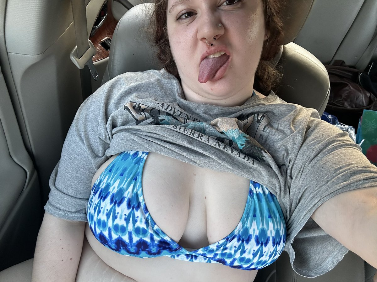 duskycarebear's tweet photo. the type of girl you have sex on the beach with https://t.co/ybGekgDEv0