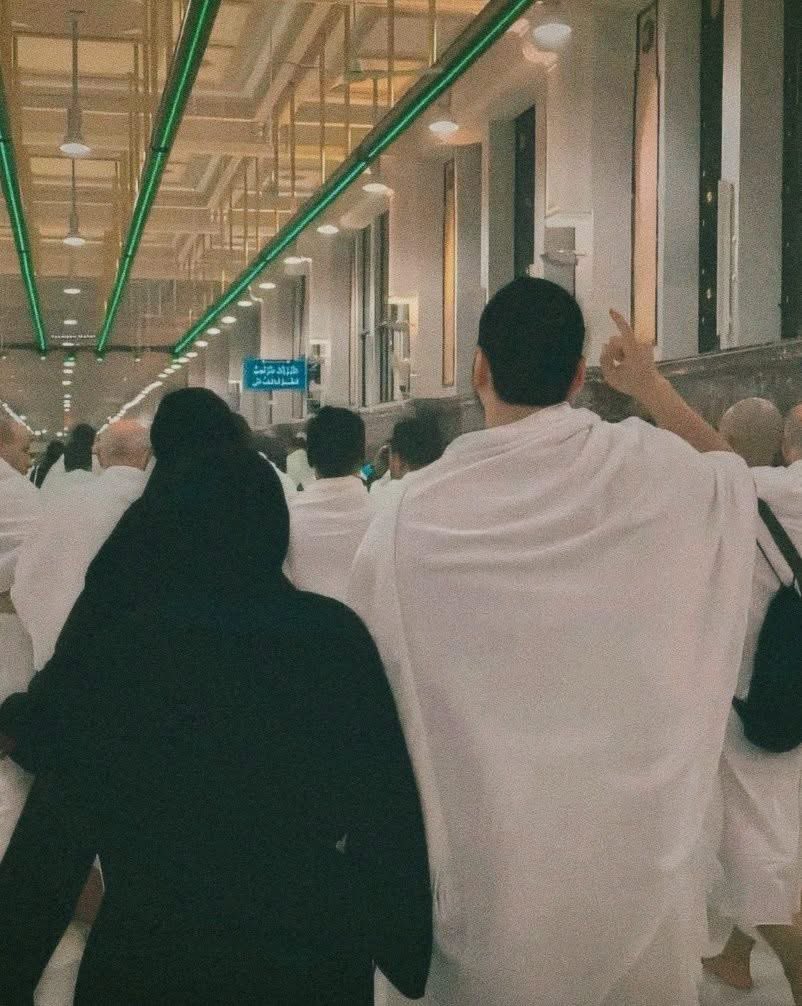 NNoonyour's tweet photo. أن يرزُقني بشخص حَنون لا يجرؤ علي ضياعي من يديه
أن أكون كل الأشياء وأهمها في قلبه . https://t.co/V3LADRE3rj