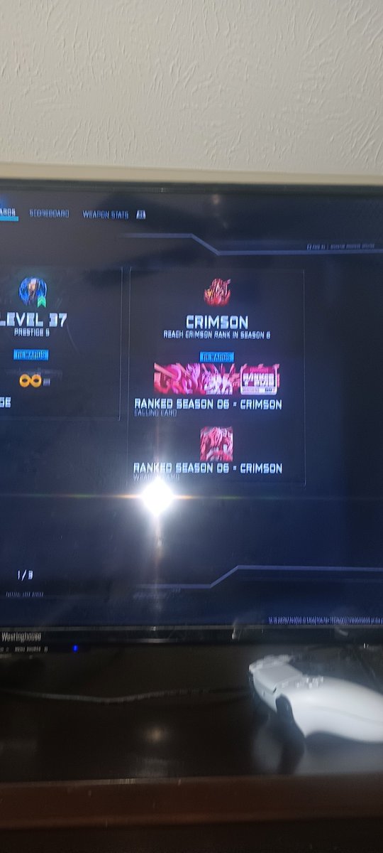 Ton2fresh23's tweet photo. @Treyarch um, care to explain why I got the crimson calling card when I got placed in sliver and I didn't hit crimson this season yet? https://t.co/bHgVz3XbZp