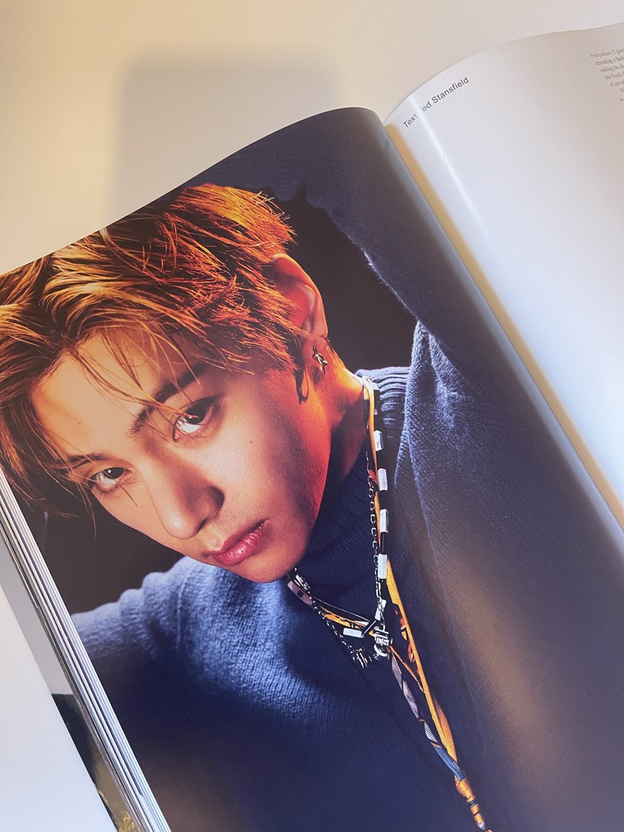 Jazminethv's tweet photo. My V DAZED has finally arrived omg how stunning is Taehyung 🫨🥵

#TaehyungxDazed
TAEHYUNG X DAZED https://t.co/15vkkXA78B