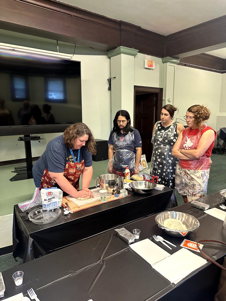 STLpubLibrary's tweet photo. We had a great afternoon at Cabanne Library learning how to make pie crust from scratch! 🥧 We picked up tips and tricks and even took home apple filling to finish our pies. Visit https://t.co/rmbAiM4eQe for future events like this! https://t.co/bd6CktJR3v