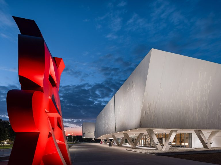 utsystem's tweet photo. The Crow Museum of Asian Art now has a second home — at @UT_Dallas. 🎨 The new location inside the O'Donnell Athenaeum in Richardson brings together Asian art, immersive displays and striking textiles as well UT Dallas' growing collection under one roof. @dallasnews has more: https://t.co/sOQXFsQJYU