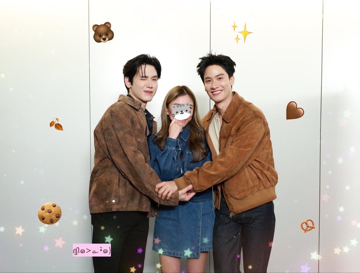 ppxdoublep's tweet photo. ฉันยืนอยู่ตรงนี้ แม้มีผู้คนรายล้อมนับพัน — ✨🤎
( @Tawan_V @new_thitipoom ♡ ) https://t.co/qIDOODJj9i