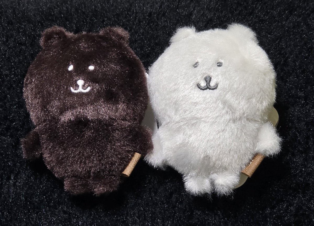 Jukwooon's tweet photo. 팝업이 거주지로 온다는 소식에 참지못하고 율래 세트로 담곰 인형을 맞춰버린 나... 사실 예전부터 쿨그레이 색상 보자마자 어머 이건 존나 우리애를 위한 컬러다 이건 사야해! 상태였는데 팝업들이 다들 너무 멀어서 광광 울었는데 드디어 손에 넣었다네요 🥹 https://t.co/aj1DBK2GGd