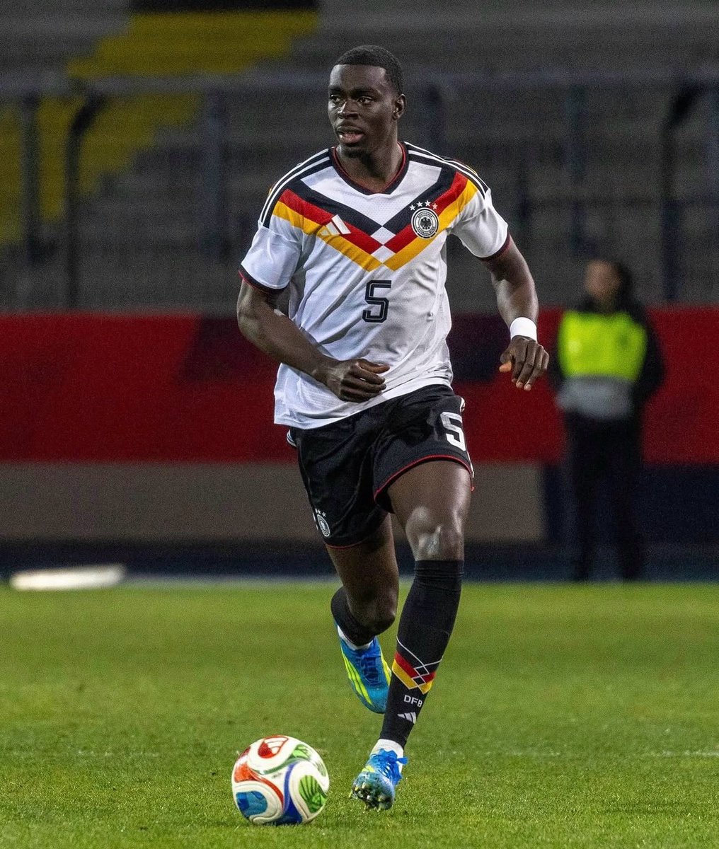 GhanaianPlayers's tweet photo. 🚨 DUAL-ELIGIBLE WATCH 🇬🇭 | #DFBNachwuchs 🇩🇪 | #U21

▪️ Joshua Quarshie (22, CB)

❌ Ilyas Ansah (21, CF/LW/AM) — unavailable due to injury.

Both were in the Germany U21 picture for the UEFA U21 EURO qualifiers, with Ansah missing this window through injury. https://t.co/bJT7gau6Rh
