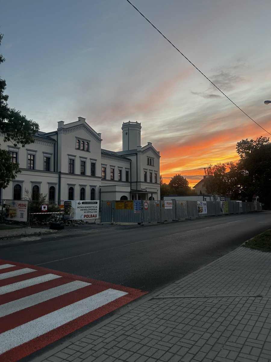 ranpcss's tweet photo. SPALONY ODNOWIONY DWORZEC W GLUBCZYCACH PODZIWIAJCIE https://t.co/DMx52c9vTk