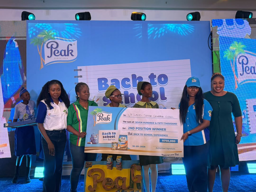 diianasilver's tweet photo. The pride on the faces of the pupils as their schools receive their gifts is everything. Moments like this matter. #PeakLove #PeakMilk https://t.co/5sgUa6BLtb