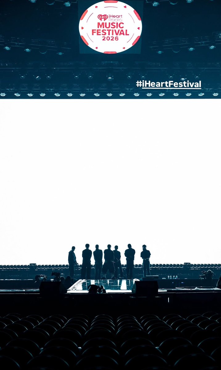 mxcharts's tweet photo. #BTS ya estuvo practicando en el escenario de @iHeartRadio Music Festival ¿listo para verlos hoy, ARMY? 

🗓️ 18 de Septiembre 
⏰  8:30PM (CST) 🇲🇽
📍T-Mobile Arena en Las Vegas 

Podrás sintonizar la transmisión:
📺 Disney+ (hulu) 
https://t.co/l30jQXb4kf
📻 Match (https://t.co/Bamcab3wr4)

BTS AT IHEART RADIO MUSIC FESTIVAL 2026
#BTSxIHeartRadio