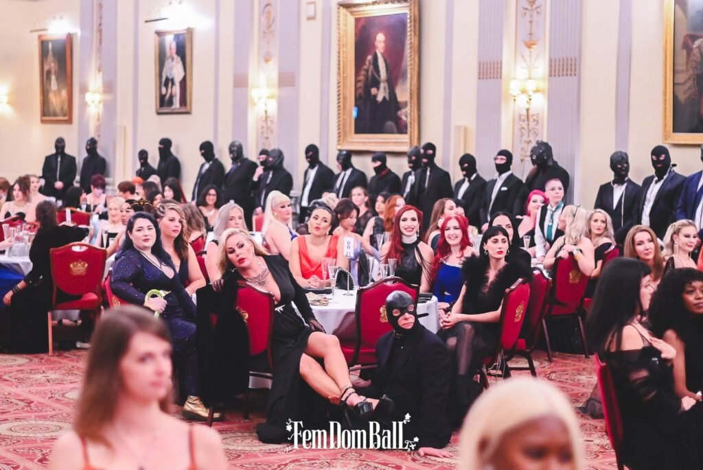 DianaVonRigg's tweet photo. Just tried My dress on for @TheFemDomBall and it's absolutely stunning. 

So looking forward to the 5 star luxury, afternoon tea on the thames, a private kinky shopping experience at @CharmskoolShop and the pièce de résistance... The ball itself. 

It'll be a weekend to remember. https://t.co/jGLcK5usu3