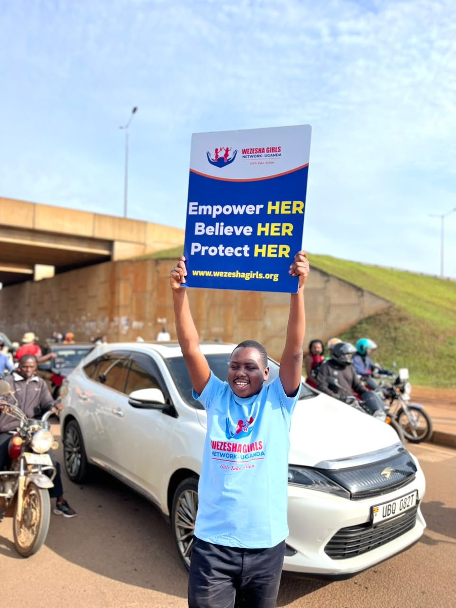 AtuhaireLyndah's tweet photo. Today, we took SRHR advocacy beyond the usual spaces and onto the streets at Kyebando Roundabout. 
Through powerful messages, we reminded our communities that girls deserve accurate information, safe spaces and the freedom to speak and be heard.
#SRHRAdvocacy #GirlsTakeAction https://t.co/G24W5MwfMu