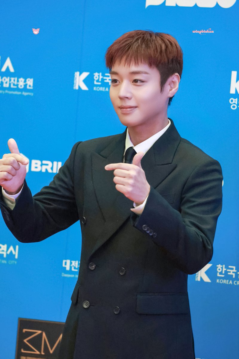 wingbichuu's tweet photo. 260917

포토월💙

#박지훈 #PARKJIHOON 
#대전특수영상영화제 #레드카펫 https://t.co/cJaVMn52fo