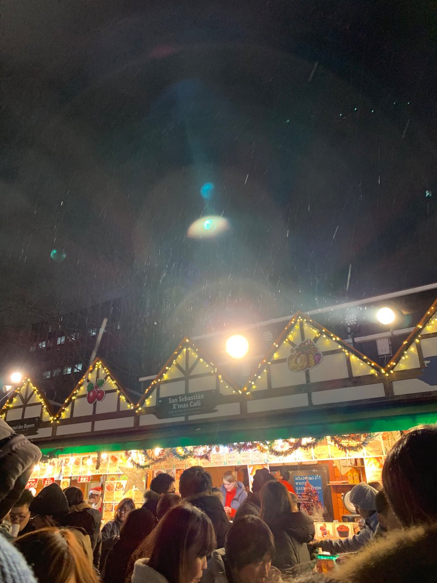 Mel_kirakira's tweet photo. Christmas market ที่ประทับจิตประทับใจ คือ ที่ ซัปโปโร
ท่ามกลางหิมะ หนาวสุดๆ แต่โคตรโรแมนติก 😍 https://t.co/NFOYxIArLe