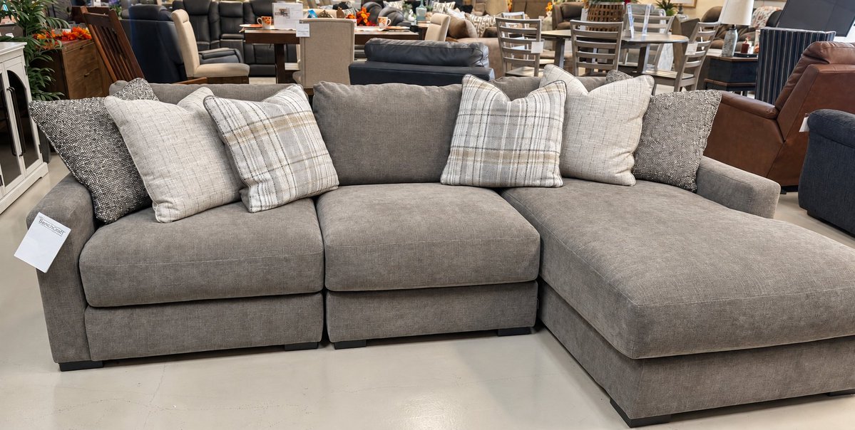 HomeFurn_WH's tweet photo. These new furniture sets are 🔥🔥🔥

Not only are they extremely comfortable, but LOOK at these prices!! 🙌🏻 We went to market looking for the absolute best combination of quality, comfort &amp; affordability—and these pieces delivered!

When it comes to furniture, what’s... https://t.co/Lf9vI3sYm5