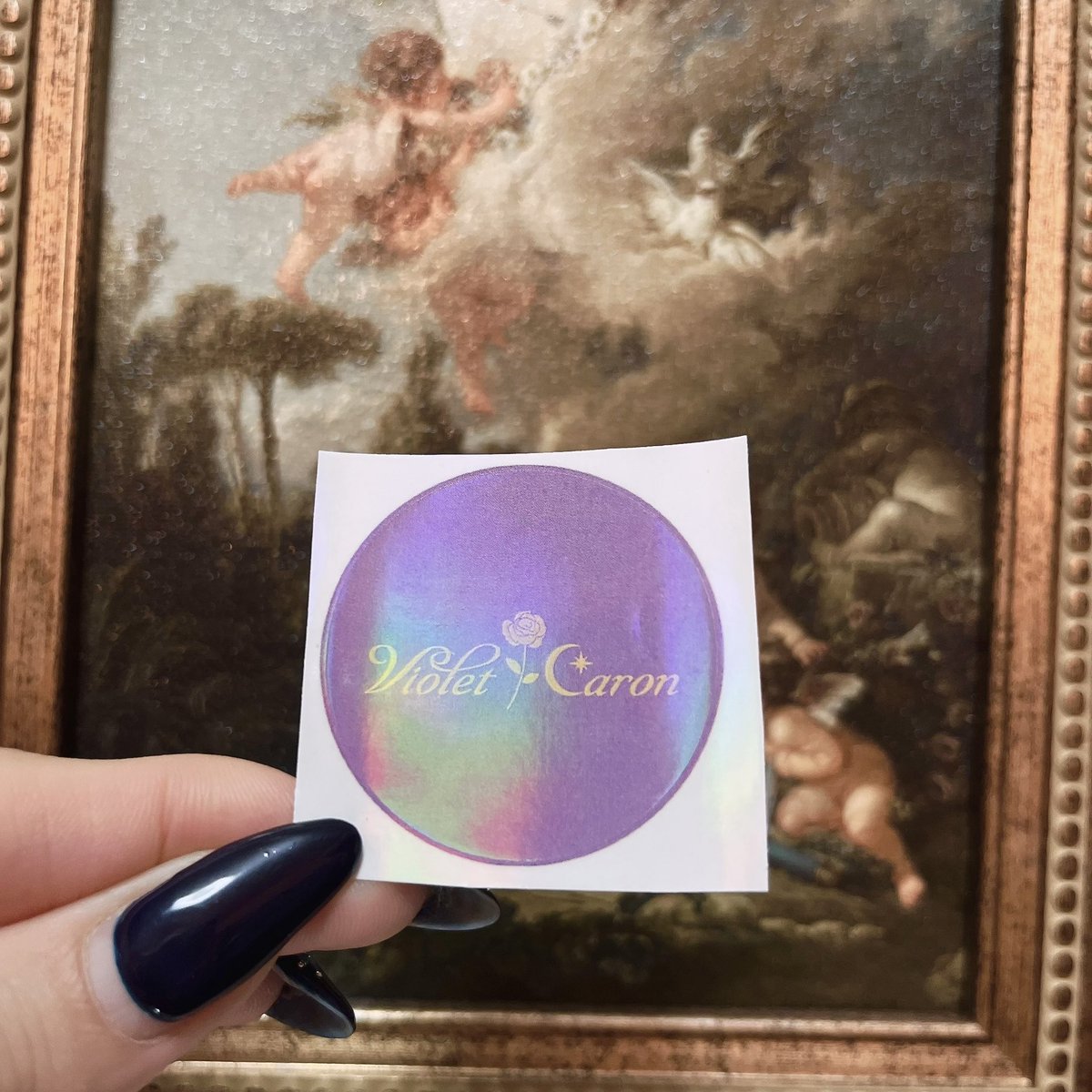VioletCaron_'s tweet photo. ついにステッカーできました！！✨
明日からご購入下さった方にプレゼントいたします🌹🌙 https://t.co/ldBzPhZ0cy