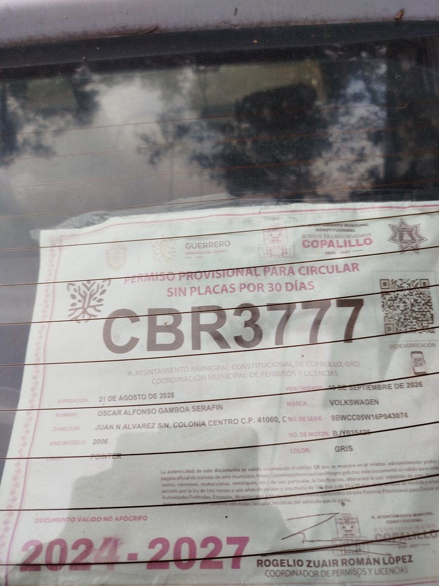 NoethMarina's tweet photo. A dónde aviso que está este coche estacionado desde hace tres semanas y no lo mueven para nada 
@Alcaldia_Coy https://t.co/P3peODLNPD